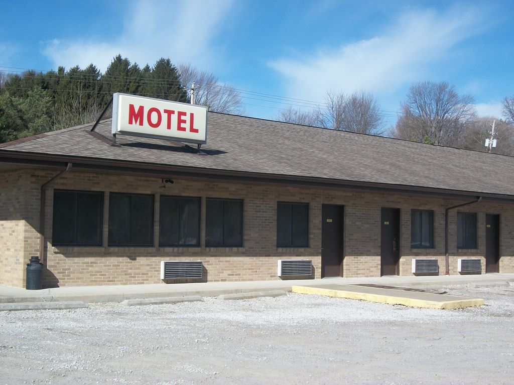 Mohican Little Brown Inn Loudonville Extérieur photo